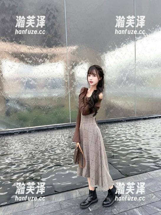17黑料 17黑料薪水不够,天天在网页上啃瓜怎么活?