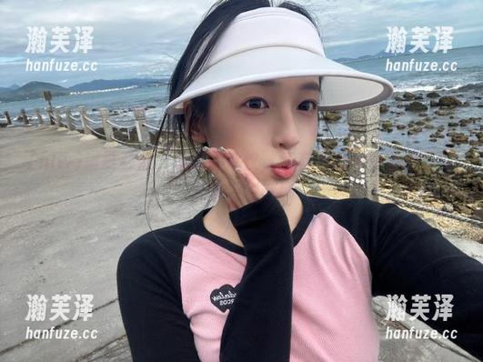 盛夏必备，瓜子、冰饮，还有下载hlw.bet，三者缺一不可！