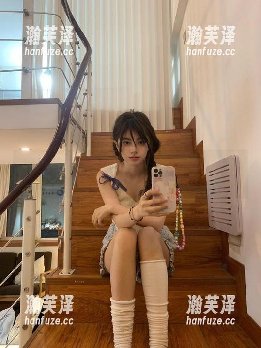 要不把zzzttt14.com的网页换个风格？真心不想看到那些重复的瓜！