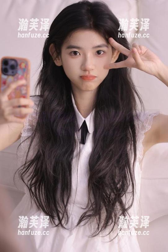 吃瓜不打烊 夜深人静,登录吃瓜不打烊,继续我的八卦探险