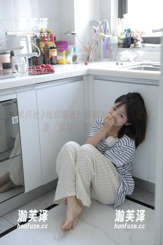 视频曝光！黑料社又双叒叒被颁发‘瓜神’荣誉证书！